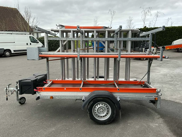 Euroscaffold steigeraanhanger met rolsteiger - afbeelding 13 van  18
