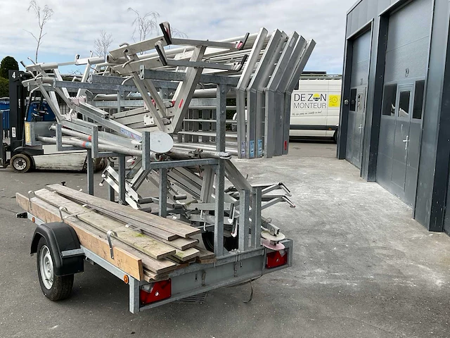 Euroscaffold steigeraanhanger met rss dakrandbeveiligingssets - afbeelding 11 van  15