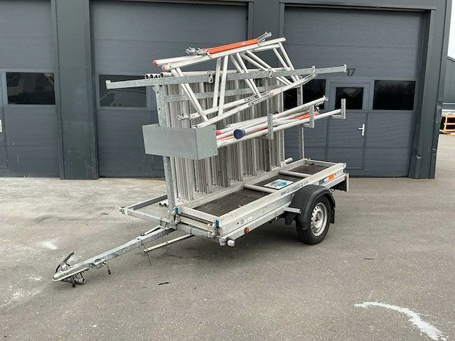 Euroscaffold steigeraanhanger met steiger - afbeelding 1 van  14