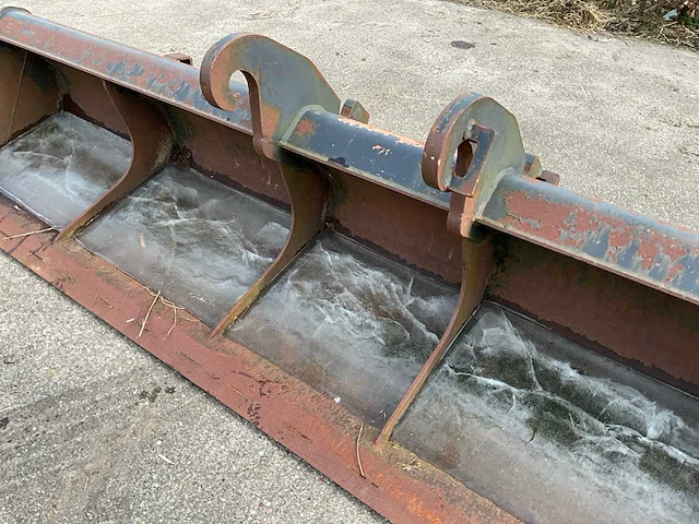 Eurosteel graafbak “cw30” - afbeelding 5 van  6