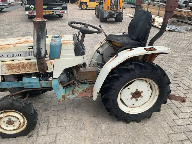 Eurotrac vst 180d compact tractor - afbeelding 12 van  14
