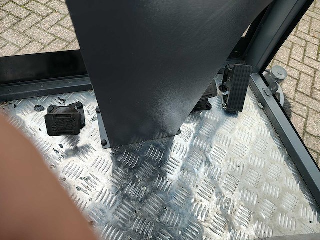 Ev - 2025 - d19 - zelfrijdende veegmachine - afbeelding 13 van  32