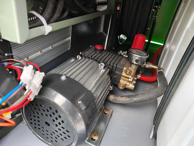 Ev - 2025 - d19 - zelfrijdende veegmachine - afbeelding 19 van  32