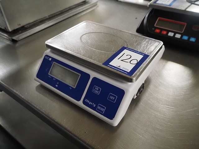 Eva - afbeelding 2 van  9