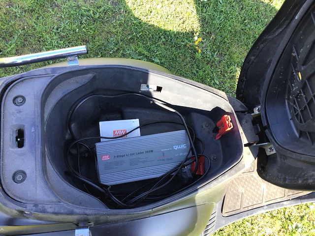 Evader - elektrisch - ev100metro - scooter - afbeelding 4 van  13