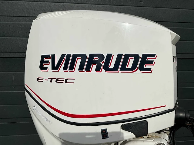 Evinrude - e-tec 2-takt - 150 pk - buitenboordmotor - afbeelding 2 van  21