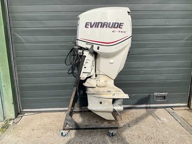 Evinrude - e-tec 2-takt - 150 pk - buitenboordmotor - afbeelding 16 van  21