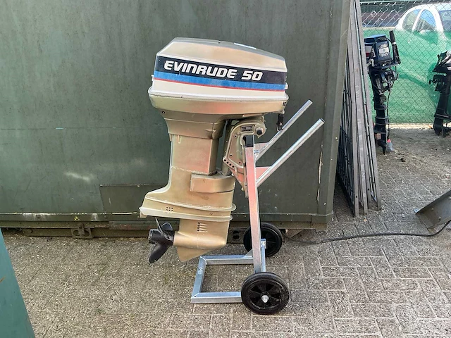 Evinrude buitenboordmotor 50pk - afbeelding 1 van  9