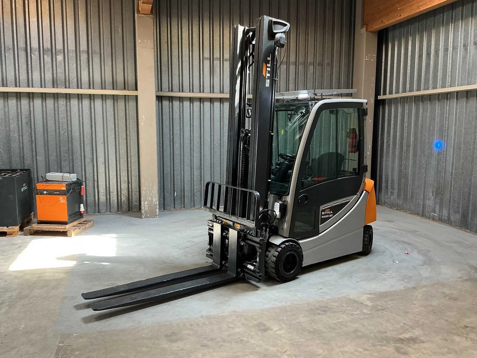 Ex rental and lease forklifts and internal transport