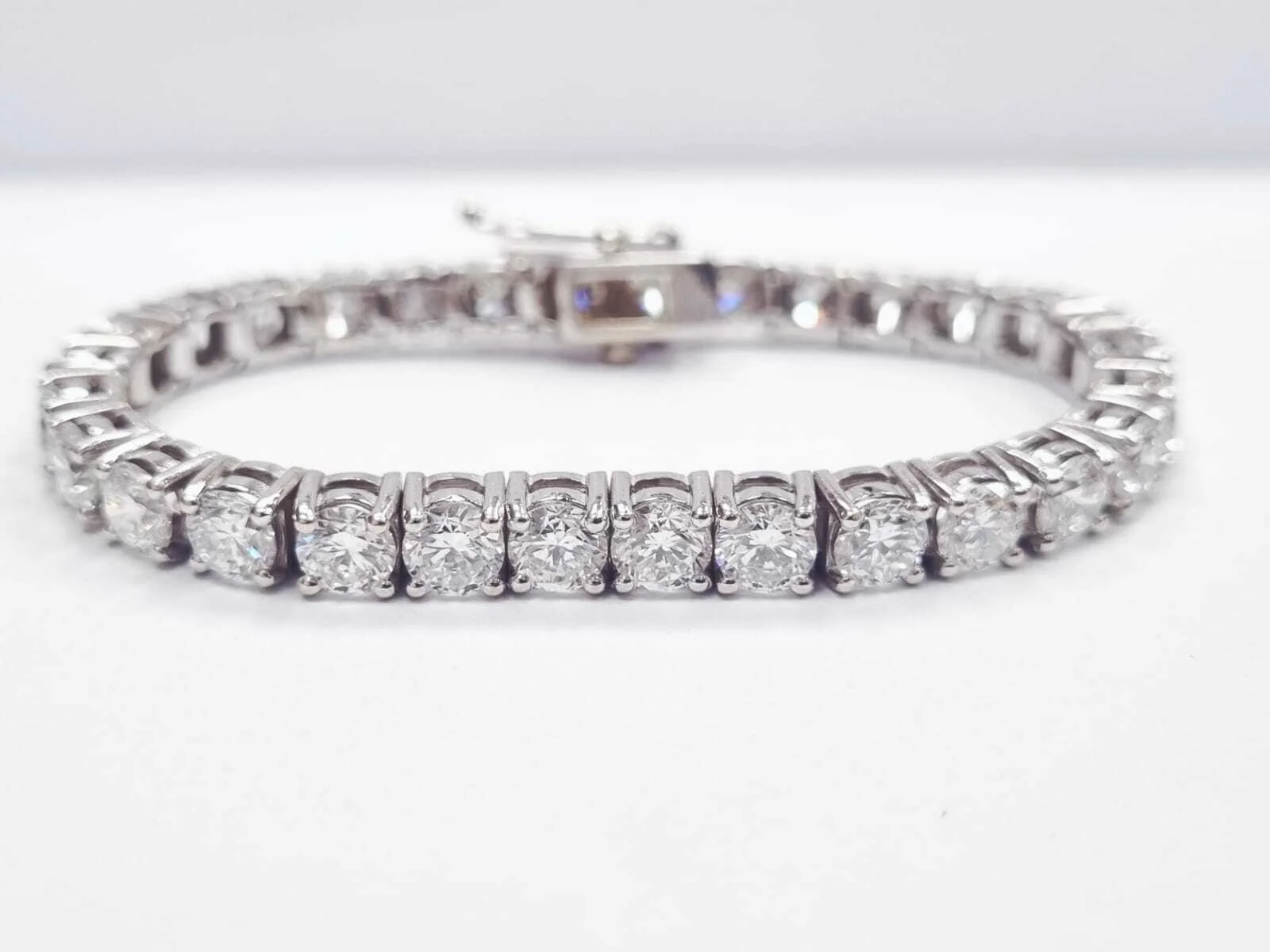 Exclusieve diamanten, juwelen en tassen