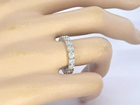 Exclusieve witgouden alliance ring met diamanten - afbeelding 2 van  11