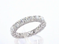 Exclusieve witgouden alliance ring met diamanten - afbeelding 3 van  11