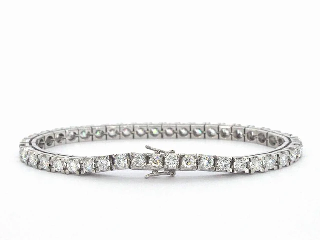 Exclusieve witgouden tennis armband met 5.50 carat hoge kwaliteit briljant geslepen diamanten - afbeelding 3 van  9