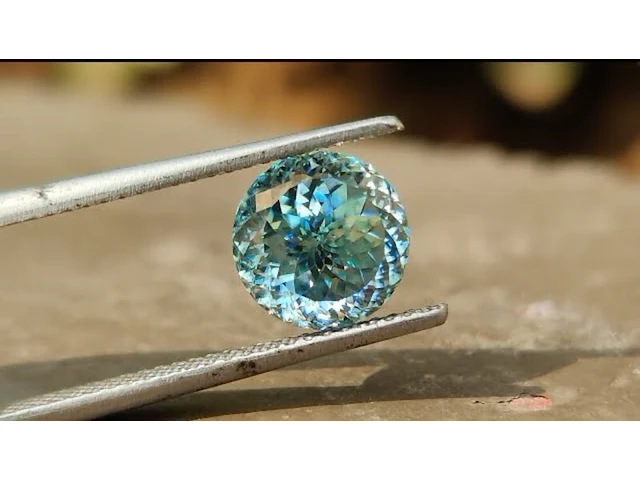 Exclusive portuguese cut diamant - 1.53ct - vivid blue ( igi gecertificeerd ) - afbeelding 2 van  4