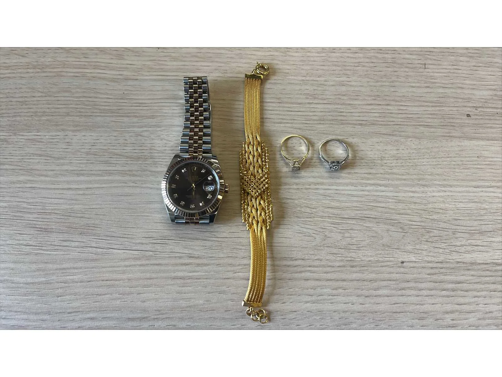 Executieveiling rolex datejust en gouden sieraden