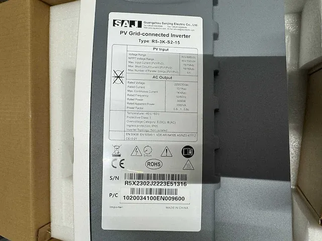 Exiom - set van 10 full black (375 wp) zonnepanelen en 1 saj 3kw omvormer (1-fase) - afbeelding 10 van  10