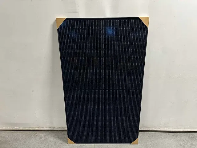 Exiom - set van 15 full black (375 wp) zonnepanelen en 1 saj 5kw omvormer (1-fase) - afbeelding 3 van  8