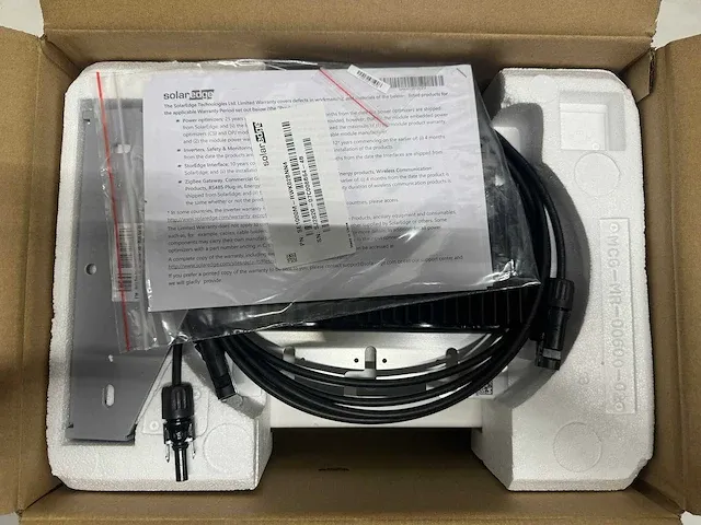 Exiom - set van 4 full black (375 wp) zonnepanelen en 1 solaredge se1000-wifi omvormer met optimizers (1-fase) - afbeelding 3 van  11