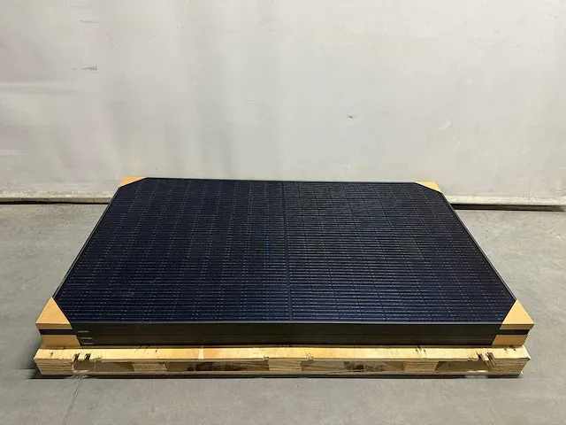 Exiom - set van 4 full black (375 wp) zonnepanelen en 1 solaredge se1000-wifi omvormer met optimizers (1-fase) - afbeelding 4 van  11