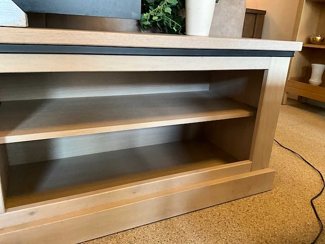 Experience eiken tv meubel - afbeelding 5 van  9