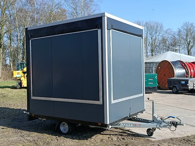 Expositie - markt aanhanger sallas, se, bouwjaar 2020 - afbeelding 31 van  34