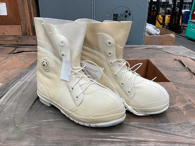 Extreme cold weather boots (40x) - afbeelding 1 van  5