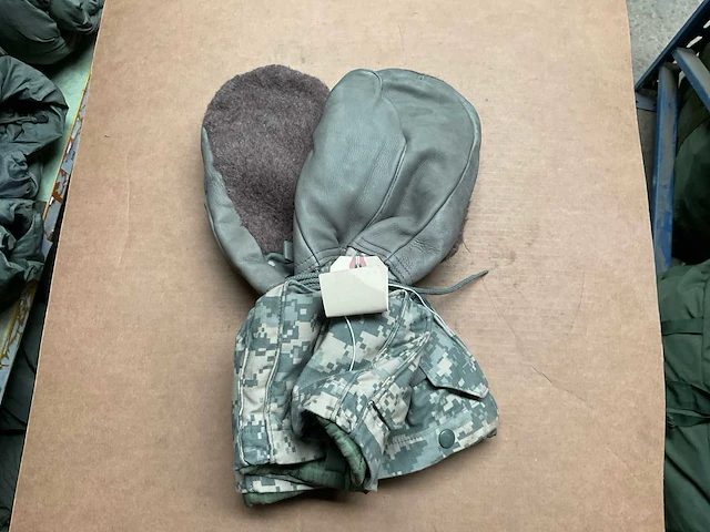 Extreme cold weather mitten set - afbeelding 1 van  3
