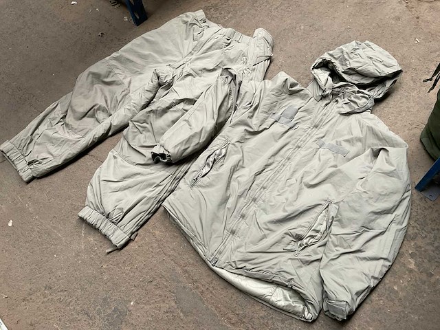 Extreme cold weather parka and trouser (2x) - afbeelding 1 van  5