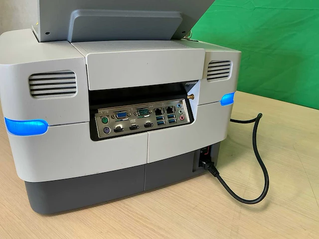 Eye on air panalytical epsilon1 prototype explosieven detectieapparaat - afbeelding 5 van  5