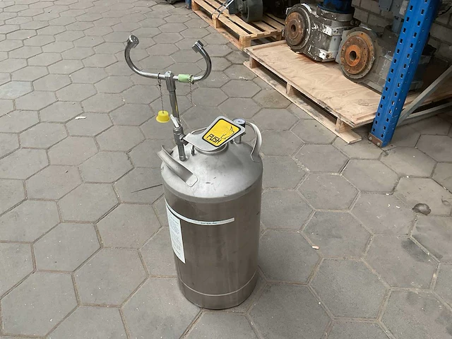 Eyewash unit - afbeelding 1 van  4