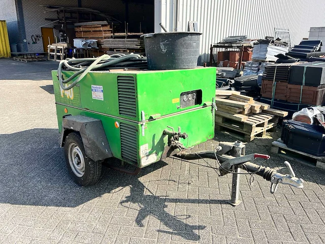 F40 - persluchtcompressor aanhanger - afbeelding 1 van  7