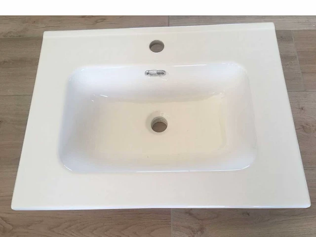 F81 - wastafel 81x46x17 cm. - afbeelding 1 van  3