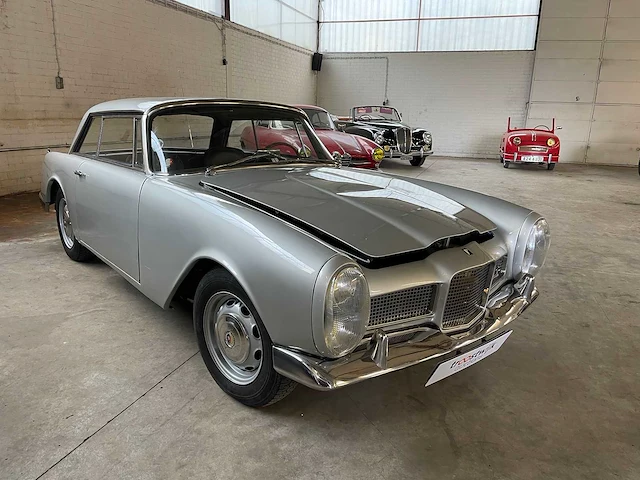 Facel vega - facelia coupe - oldtimer - 1960 - afbeelding 2 van  34