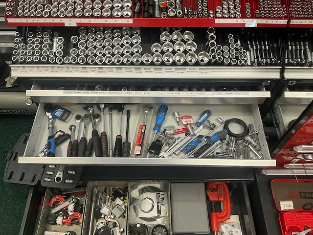 Facom partij doppen, steeksleutels en overig handgereedschap (circa 500 stuks) - afbeelding 2 van  32