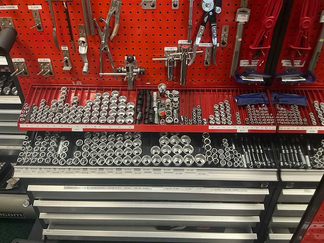 Facom partij doppen, steeksleutels en overig handgereedschap (circa 500 stuks) - afbeelding 31 van  32