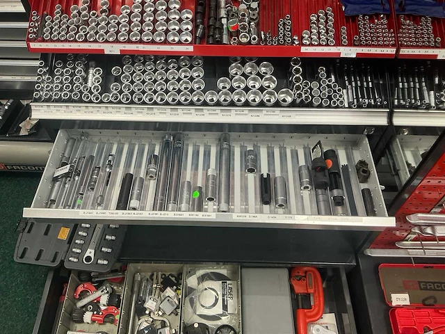Facom partij doppen, steeksleutels en overig handgereedschap (circa 500 stuks) - afbeelding 32 van  32