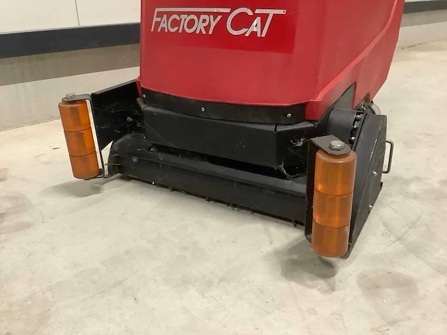 Factory cat - 2800 - schrobzuigmachine - afbeelding 3 van  8
