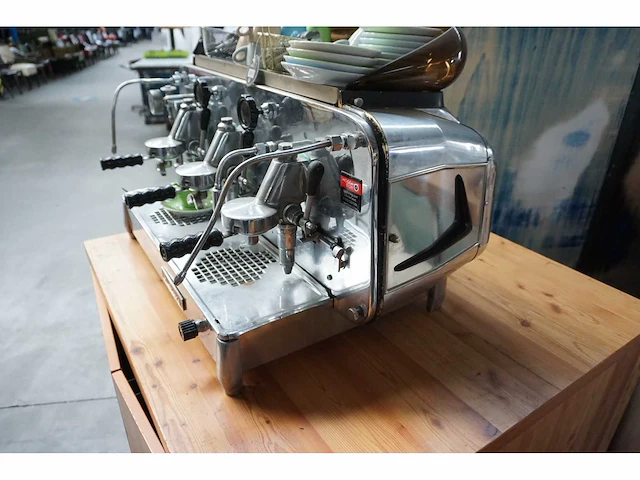 Faema - e61 - espressomachine - afbeelding 4 van  10