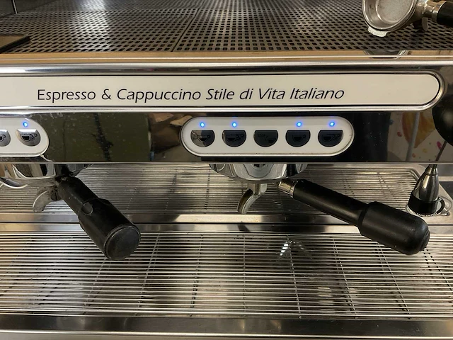 Faema e98 re espresso & cappuccino machine - afbeelding 3 van  9