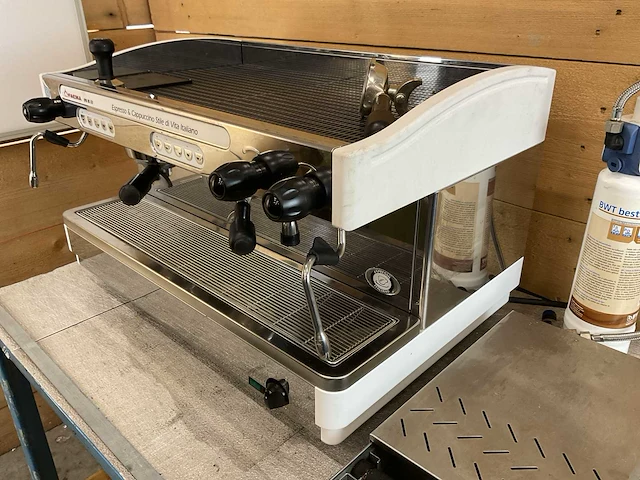 Faema e98 re espresso & cappuccino machine - afbeelding 6 van  9