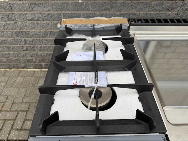 Fagor ongebruikt - gasfornuis + bakplaat + koelwerkbank - bakkooklijn - afbeelding 7 van  10