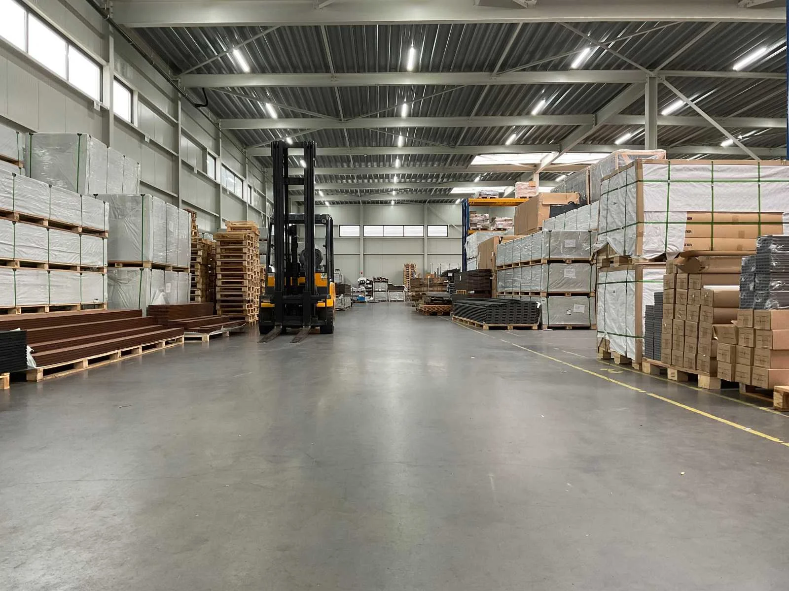 Faillissement henderson creative living - composiet tuinmaterialen
