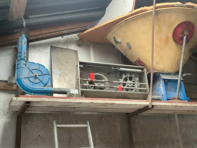 Falcon automatische voermachine - afbeelding 1 van  6