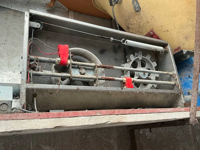 Falcon automatische voermachine - afbeelding 2 van  6