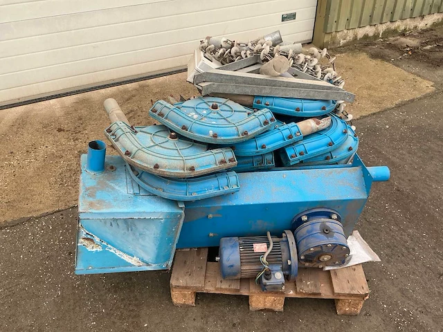Falcon automatische voermachine - afbeelding 4 van  6