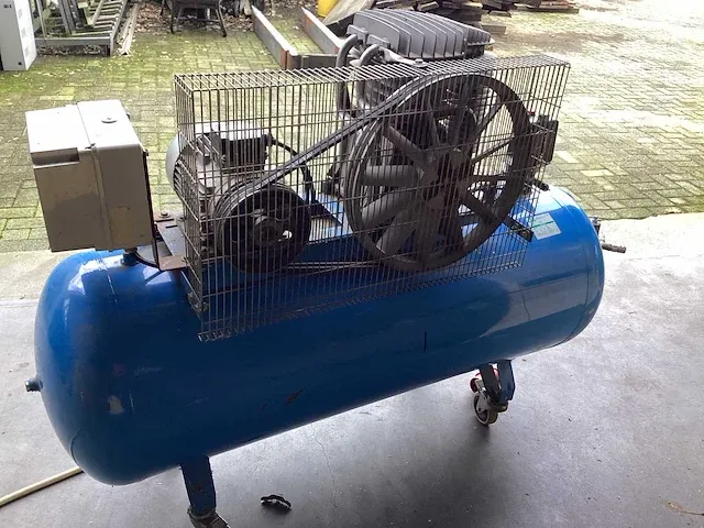 Falcon power luchtcompressor 400v - afbeelding 4 van  4