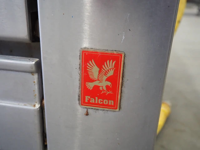 Falcon - afbeelding 2 van  11