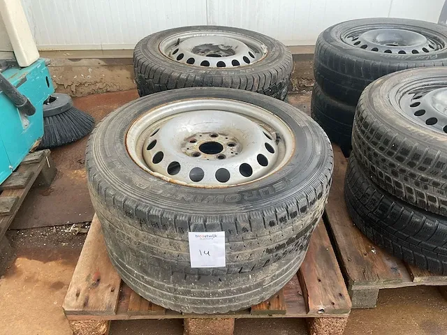 Falken eurowinter van autobanden set - afbeelding 1 van  5