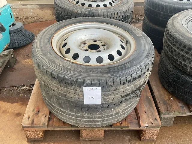 Falken eurowinter van autobanden set - afbeelding 2 van  5