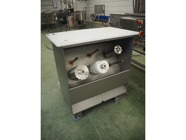 Fam - afbeelding 10 van  27